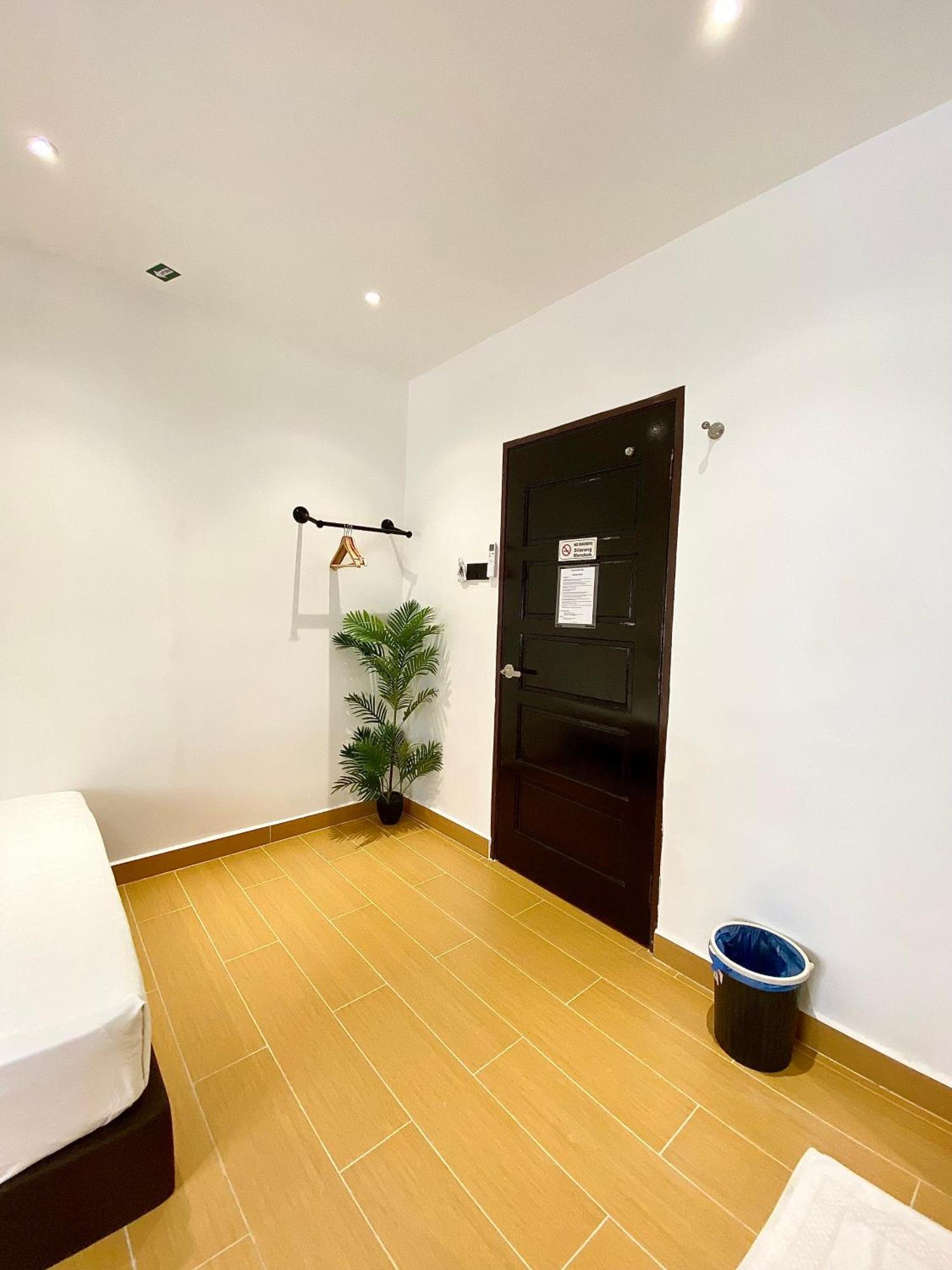 The 6N By Sky Hive Hotel George Town Eksteriør billede
