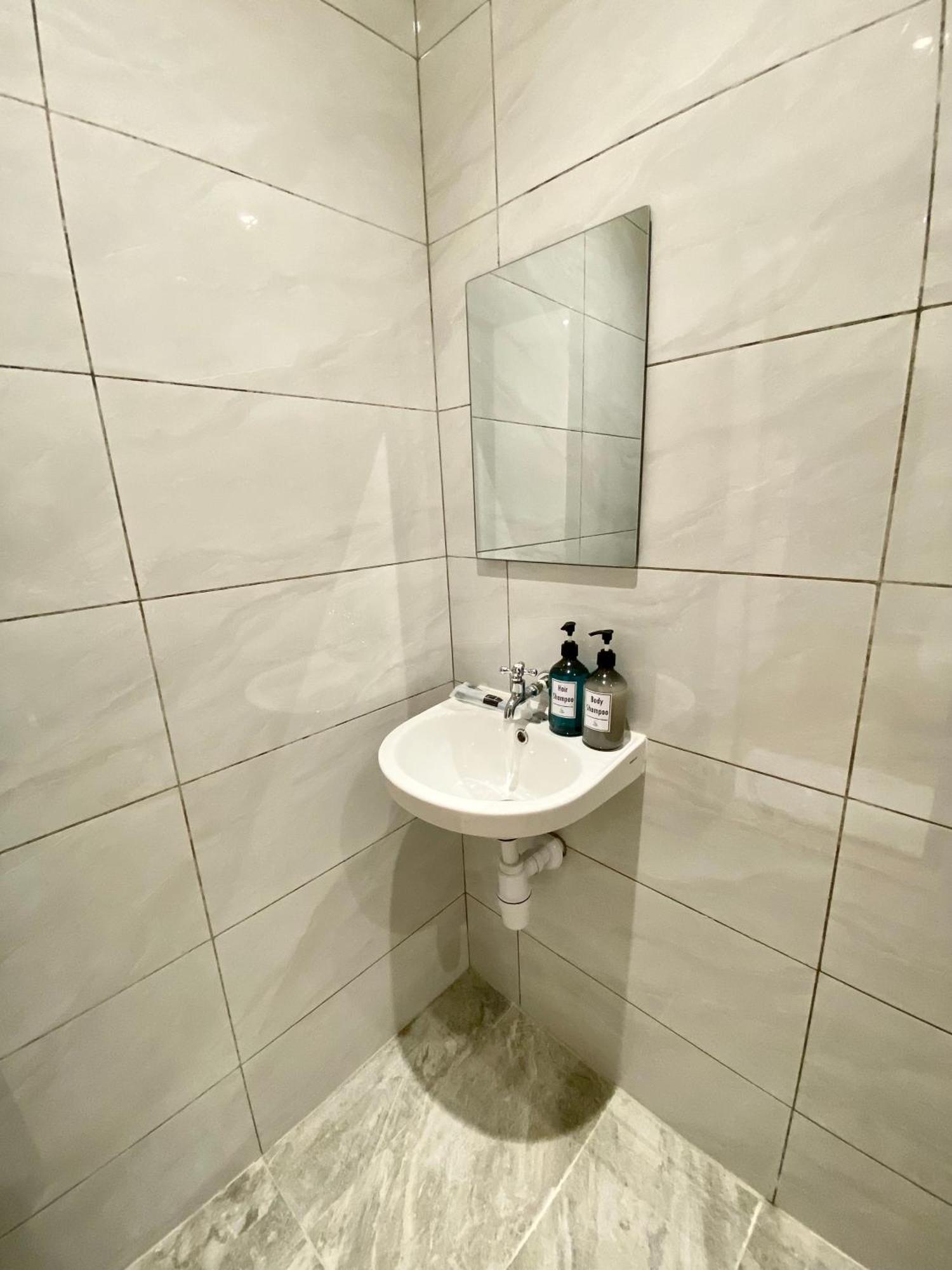 The 6N By Sky Hive Hotel George Town Eksteriør billede